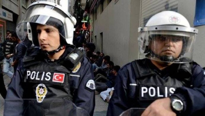 В Турции уволены более 7800 полицейских